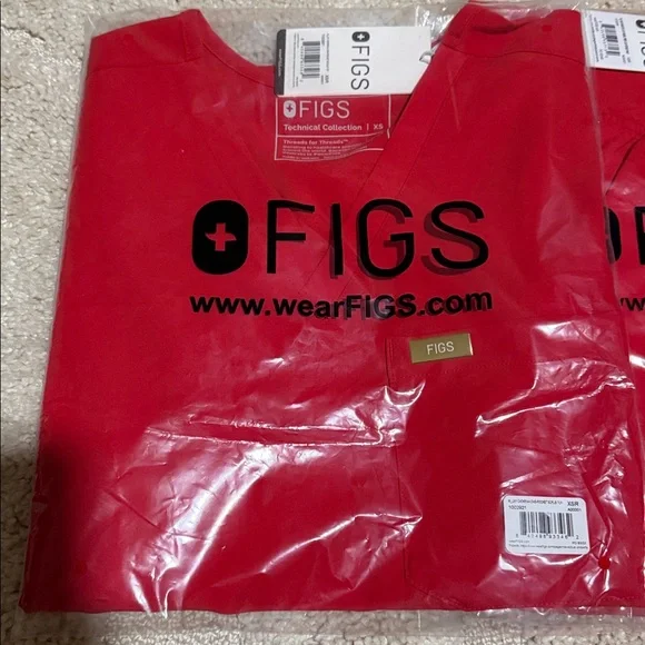 FIGS Scrub Set: Catarina Top/Isabel Wide Leg Pant LNY Pop Red - Picture 2 of 4